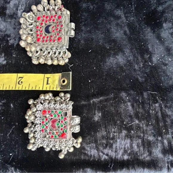 2 SQUARE VINTAGE KUCHI PENDANTS - Picture 4 of 5
